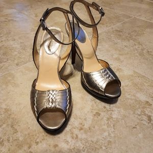 Cole Haan l Metallic Gold Leather Platform Nike Air Size 7B